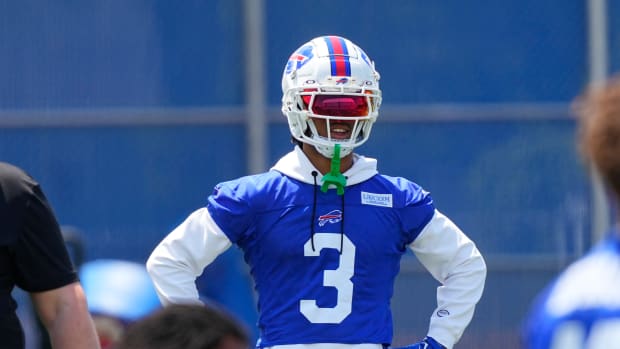 damar hamlin 33
